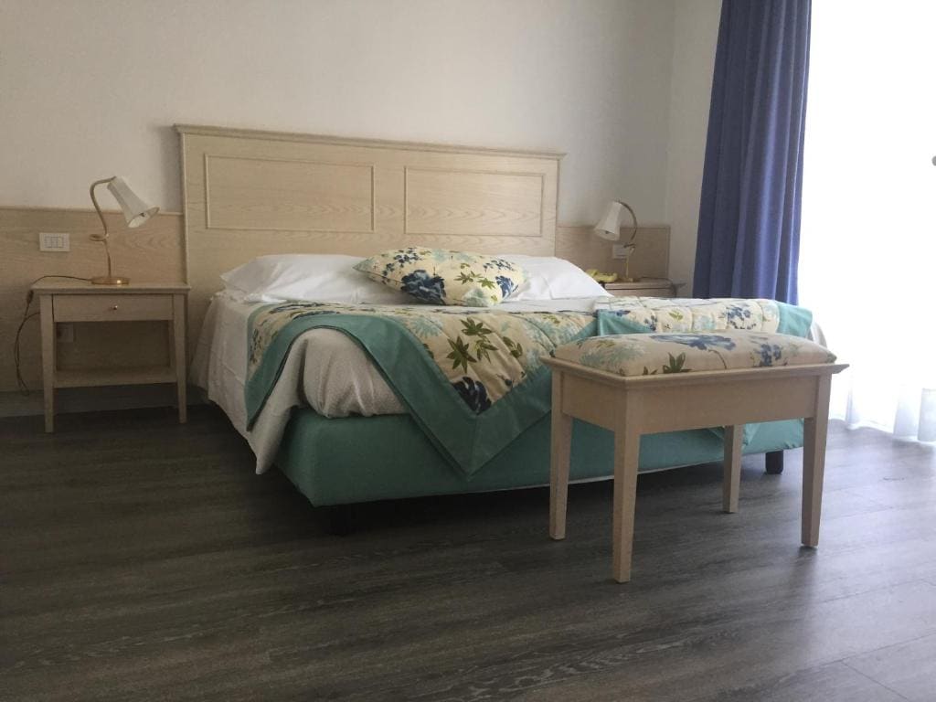 Suite room - Image 1