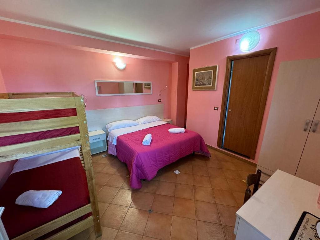 Superior Double or Twin Room room - Image 1