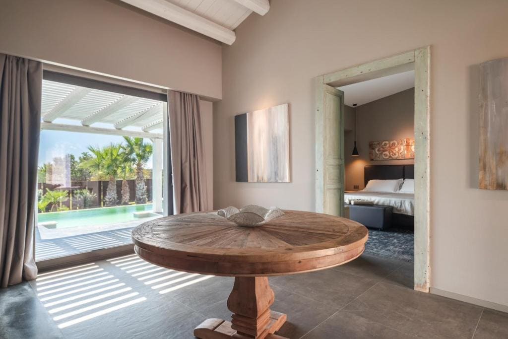 Villa with Private Pool room - Image 3