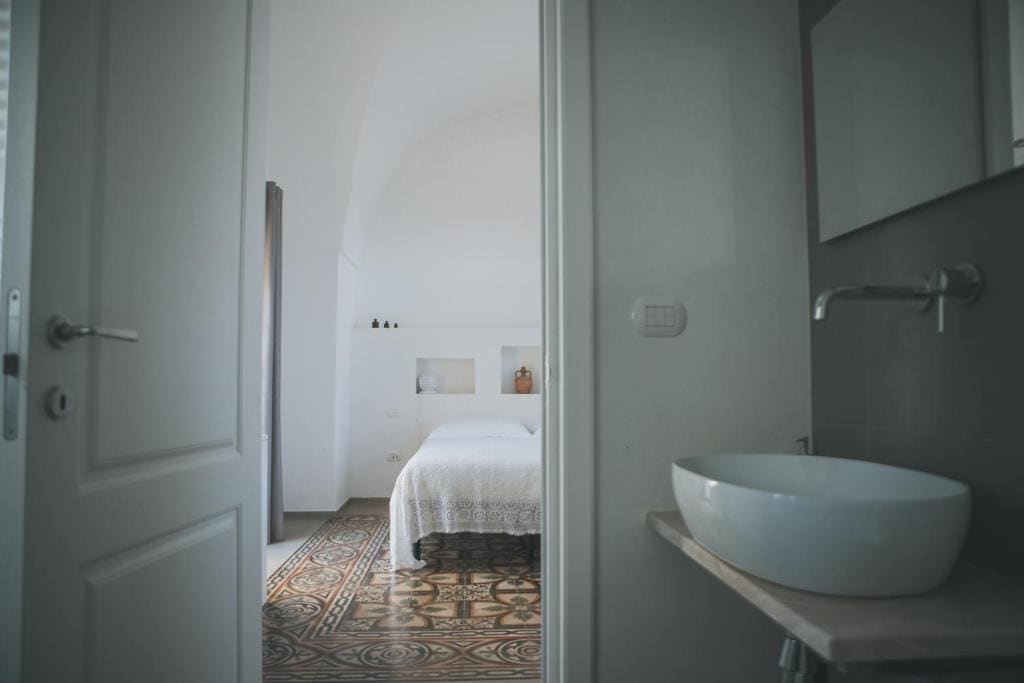Deluxe Double or Twin Room with Private Garden room - Image 2
