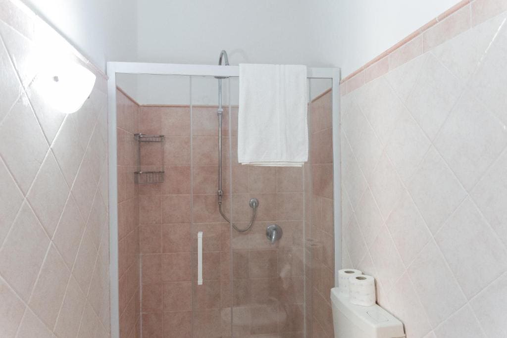 Double or Twin Room with Balcony room - Image 3