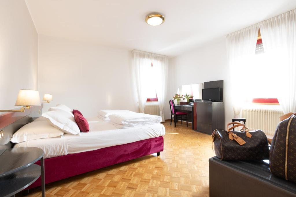 Suite room - Image 1