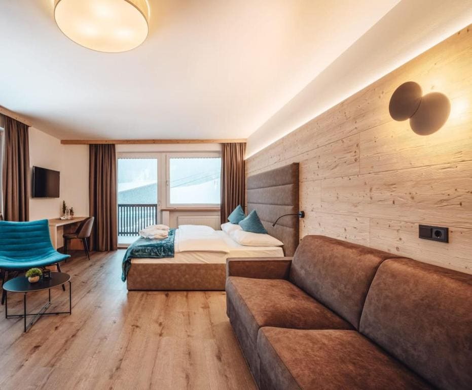 Deluxe Double or Twin Room room - Image 1
