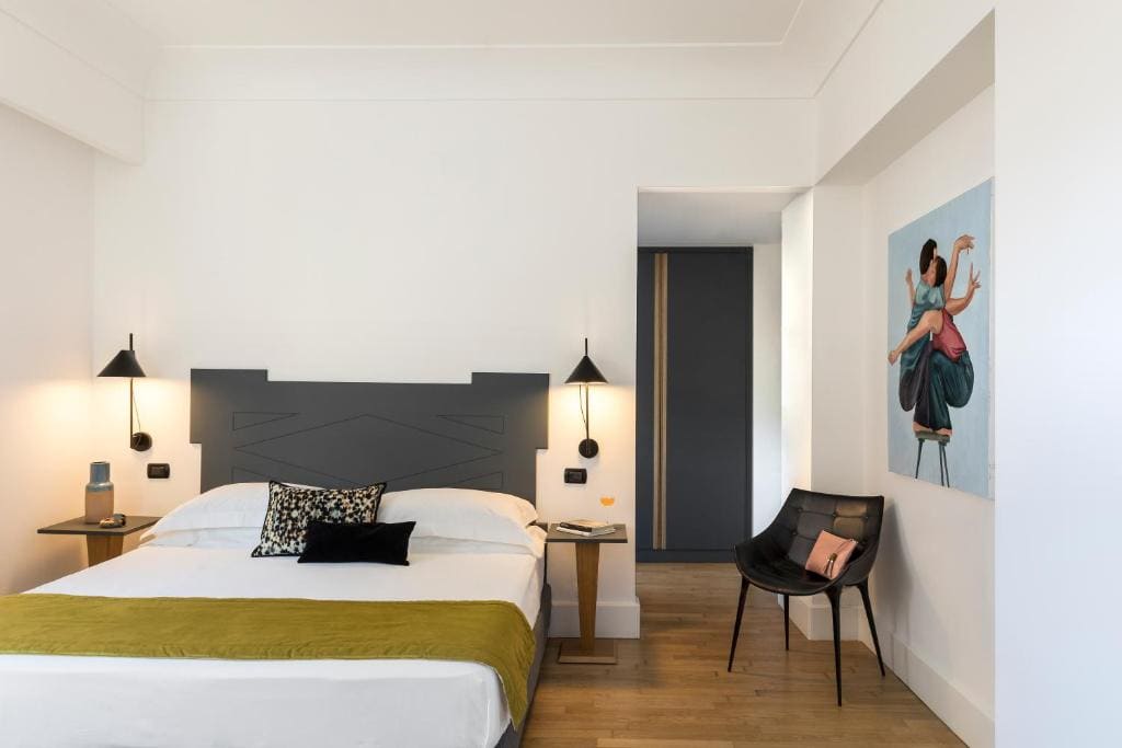 Deluxe Room room - Image 2