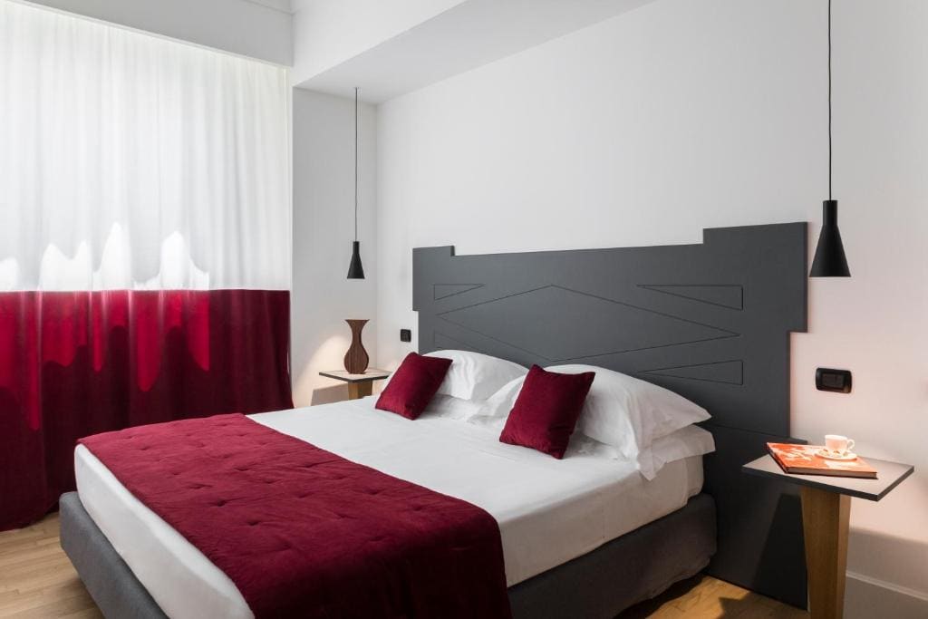 Deluxe Room room - Image 3
