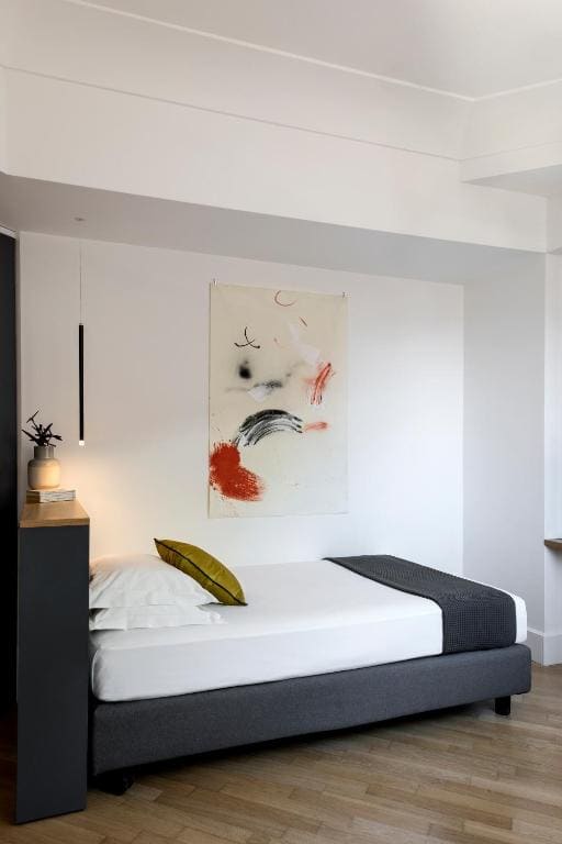 Classic Single Room with French Bed room - Image 1