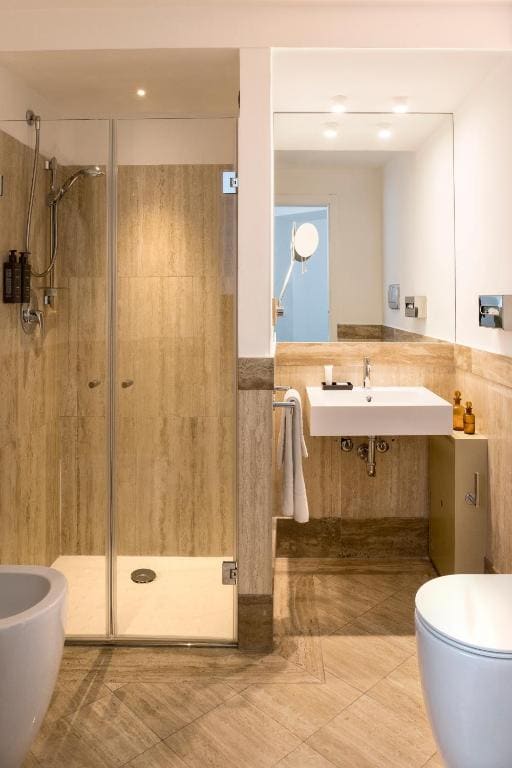 Classic Single Room with French Bed room - Image 3