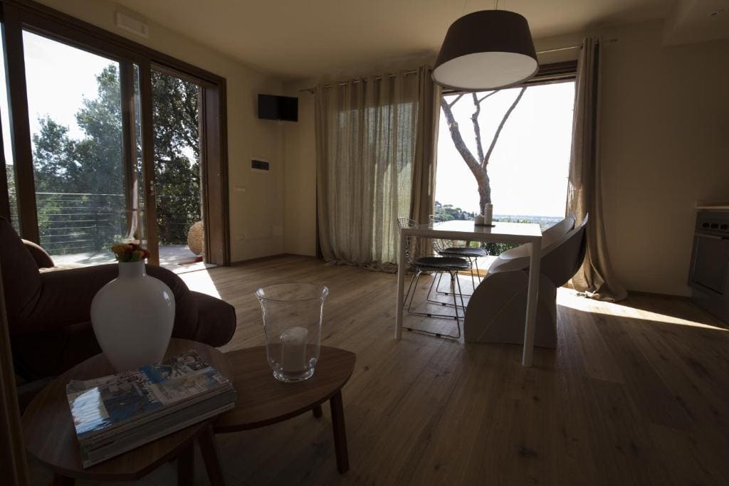 Queen Suite with Sea View room - Image 3