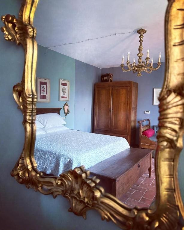 Deluxe King Suite room - Image 3