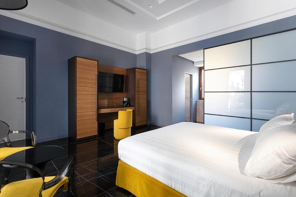 Deluxe Double Room with Balcony room - Image 3