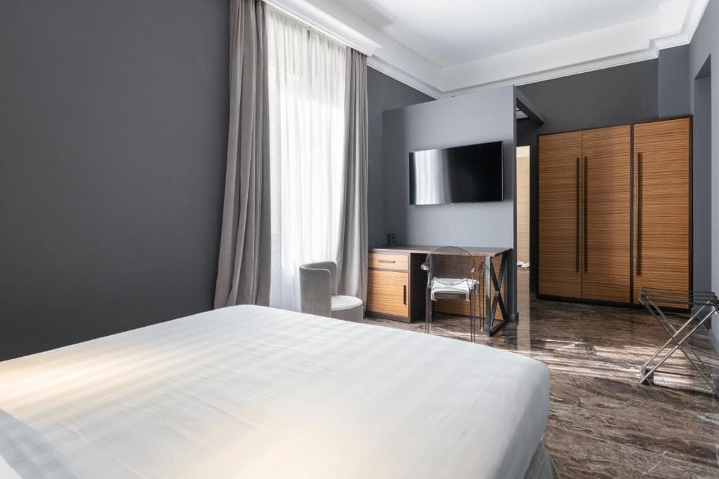 Deluxe Double Room with Balcony room - Image 1