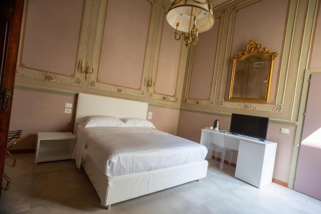 Superior Double Room room - Image 3