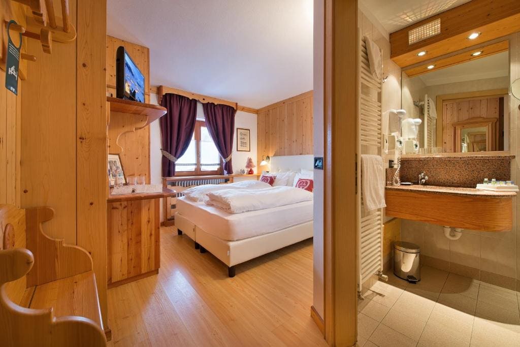 Basic Double or Twin Room room - Image 3