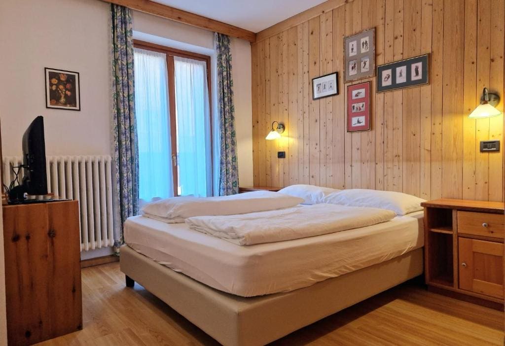 Family Suite with Balcony room - Image 2