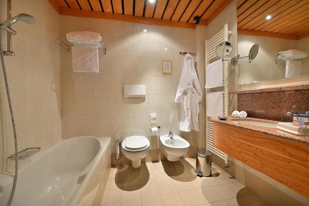 Standard Double or Twin Room room - Image 3