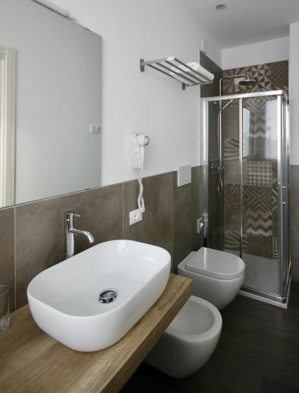 Twin Room with Private Bathroom room - Image 1