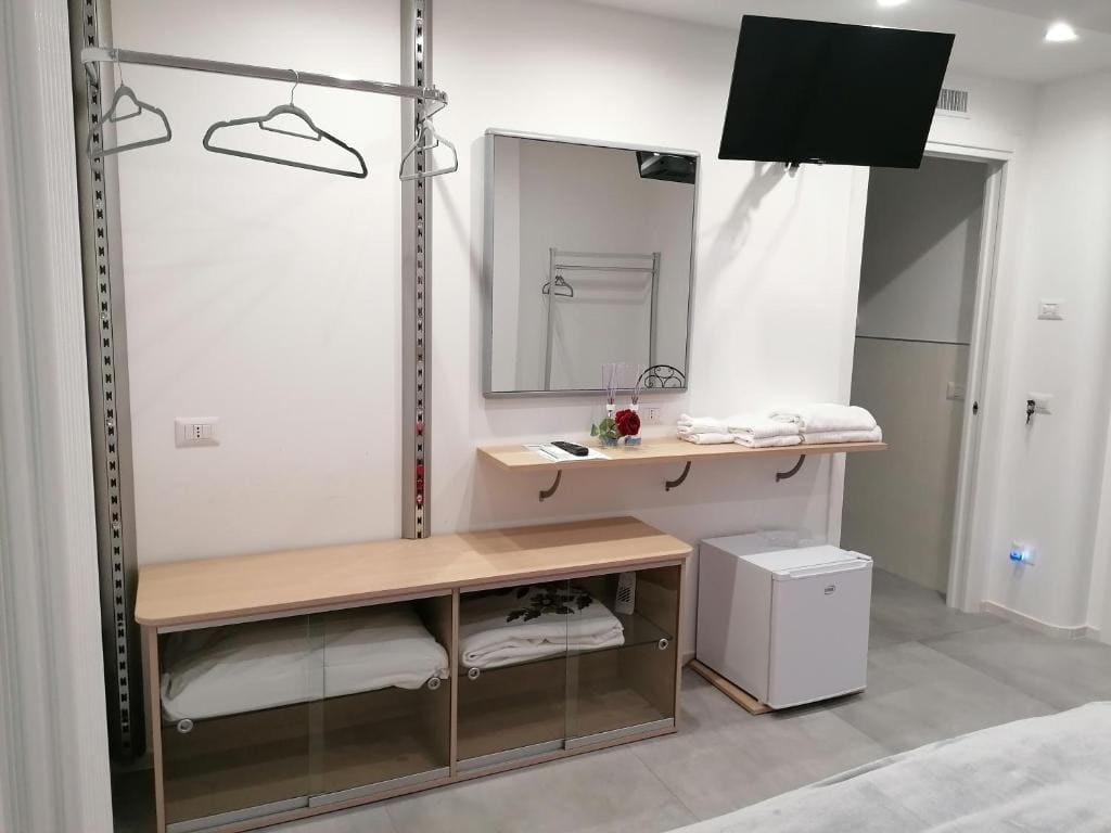 Double Room with Private Bathroom room - Image 2