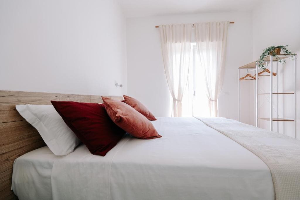 King Room with Balcony room - Image 1