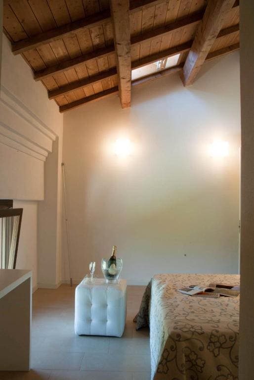 Superior Triple Room room - Image 3