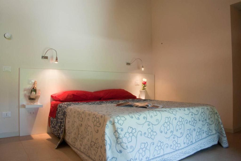 Superior Triple Room room - Image 1