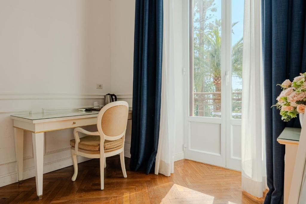 Junior Suite with Sea View room - Image 3