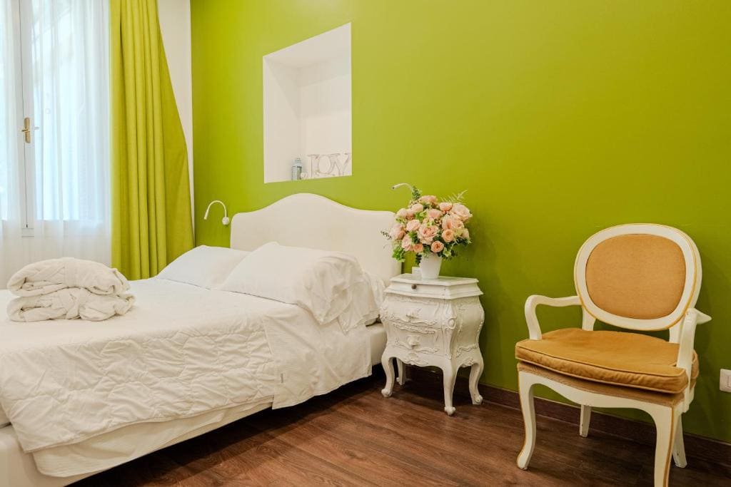 Standard Family Room room - Image 3