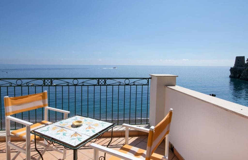 Family Room with Terrace room - Image 2