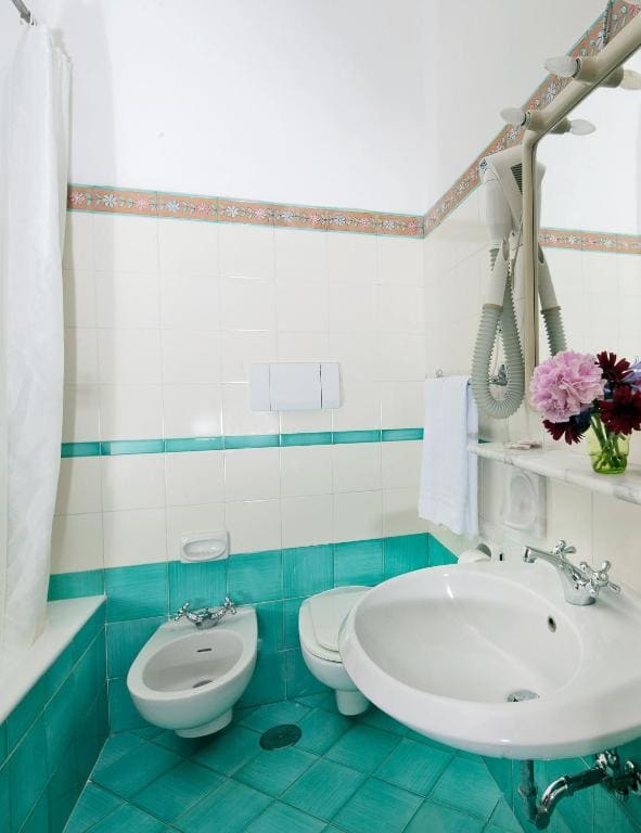 Standard Double Room with Garden View room - Image 2