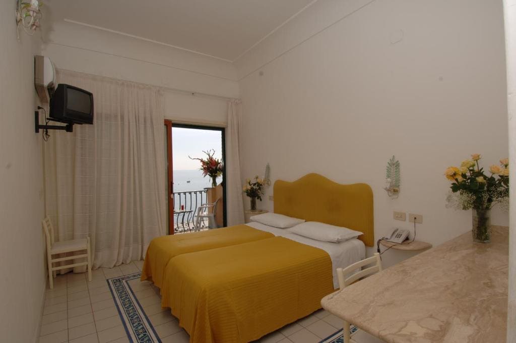 Standard Double Room with Sea View room - Image 1