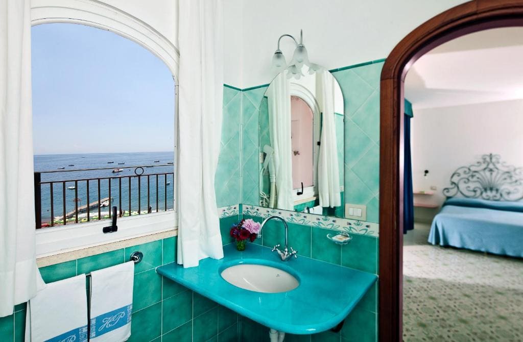 Superior Double Room with Sea View room - Image 1