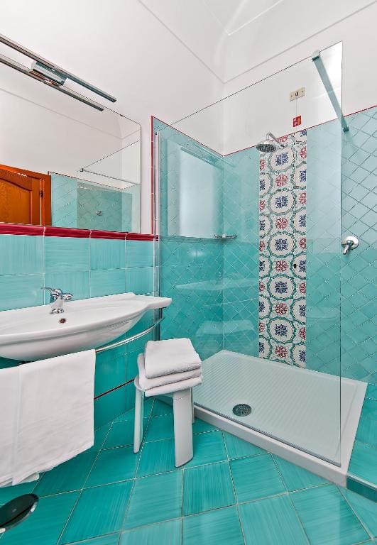 Triple Room with Sea View room - Image 2