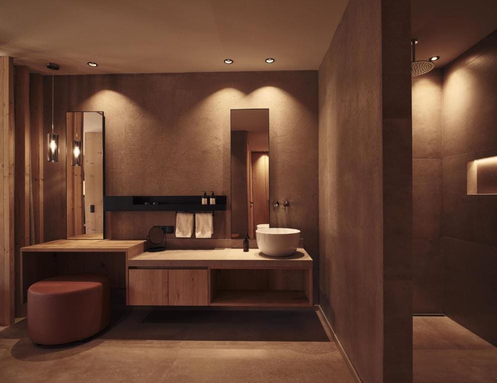 Suite with Spa Bath room - Image 1