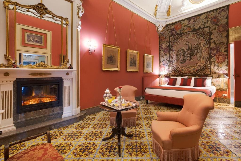 Deluxe Suite room - Image 3