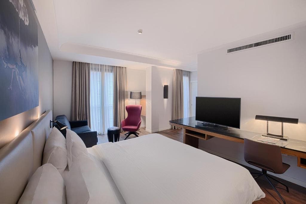 Family Room room - Image 2