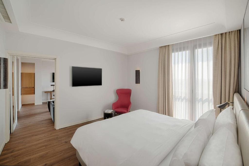 Suite room - Image 2