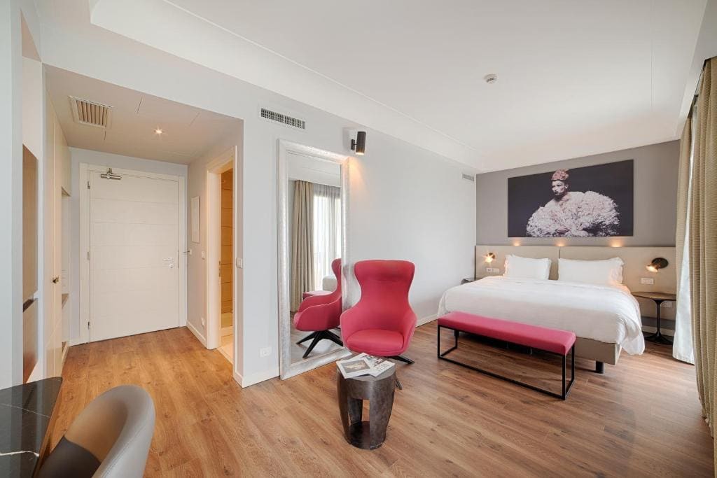 Superior Room room - Image 3