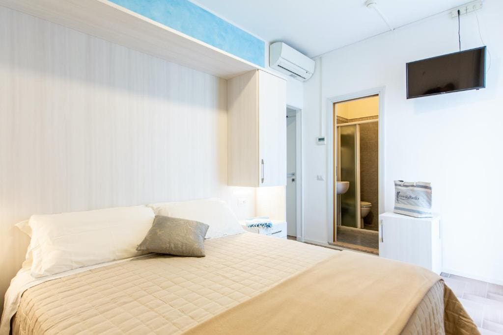 Superior Double Room room - Image 3