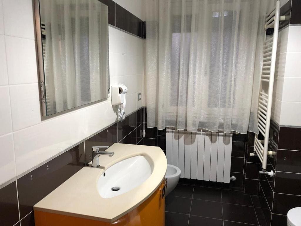 Deluxe Double Room with Balcony room - Image 3