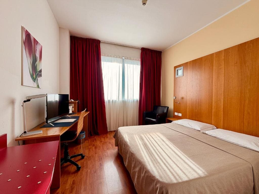 Classic Double Room room - Image 2