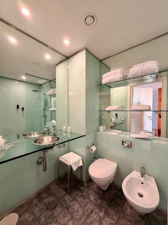 Deluxe Double Room room - Image 3