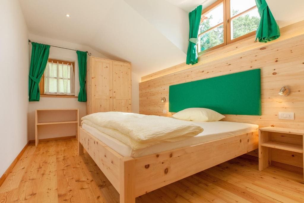 Two-Bedroom Apartment with Balcony room - Image 1