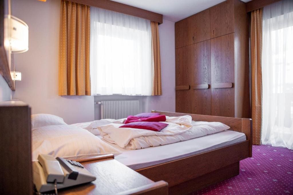 Deluxe Double Room with Balcony room - Image 2