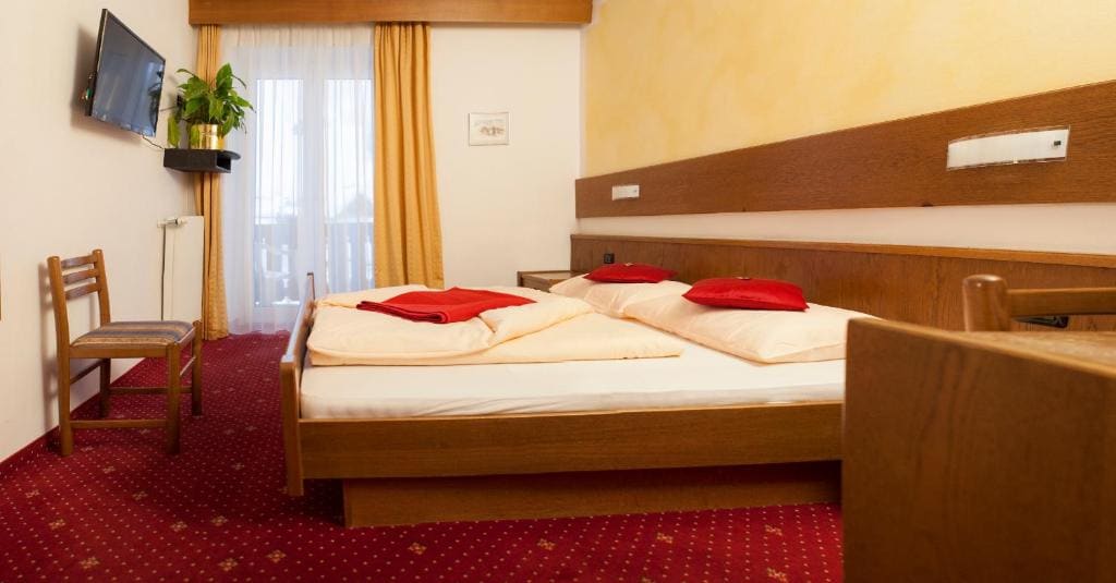 Double Room with Balcony room - Image 1