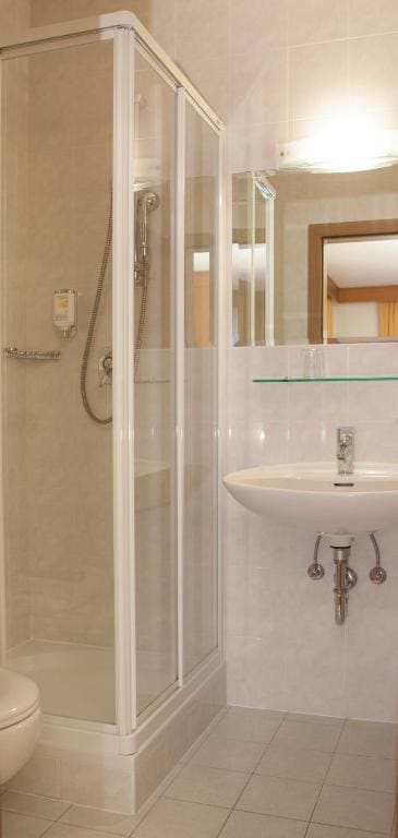 Deluxe Double Room with Balcony room - Image 3