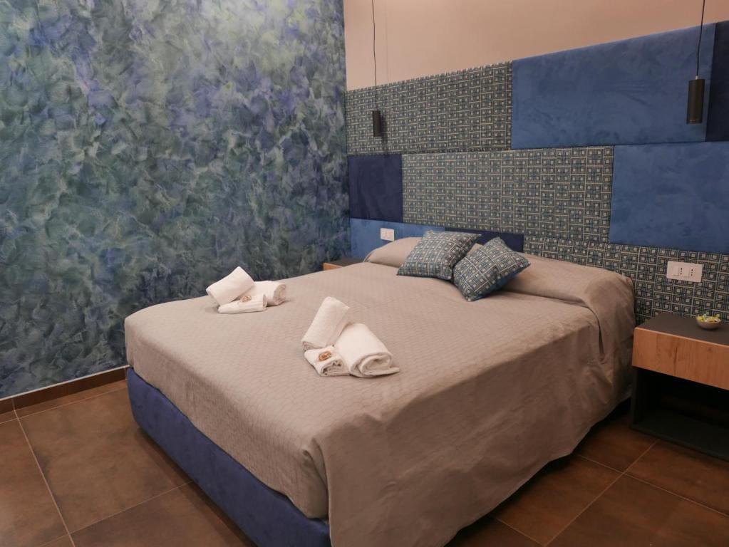 Deluxe King Room room - Image 2