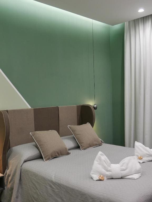 Standard King Room room - Image 2