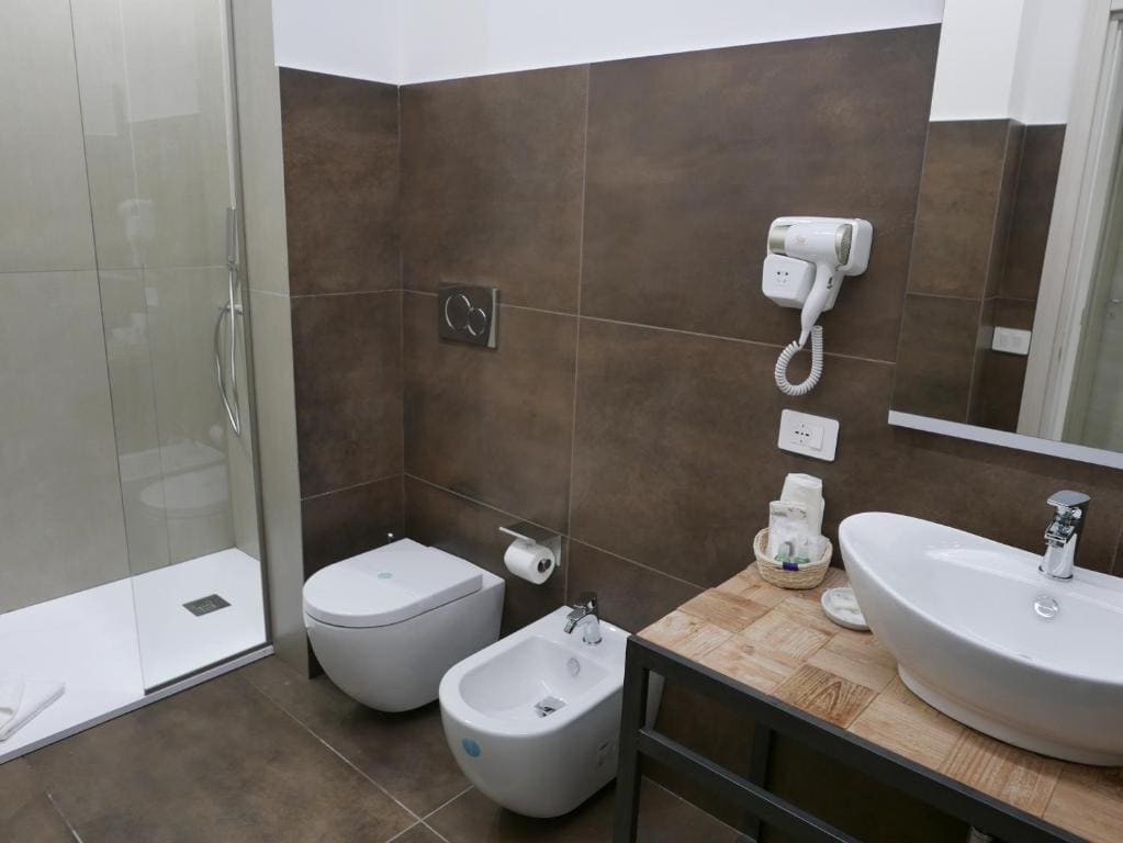 Standard King Room room - Image 1