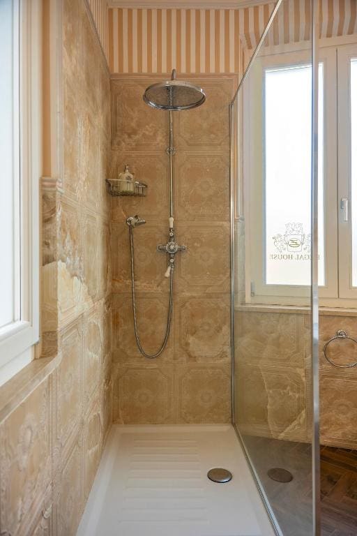 Large Double Room room - Image 1