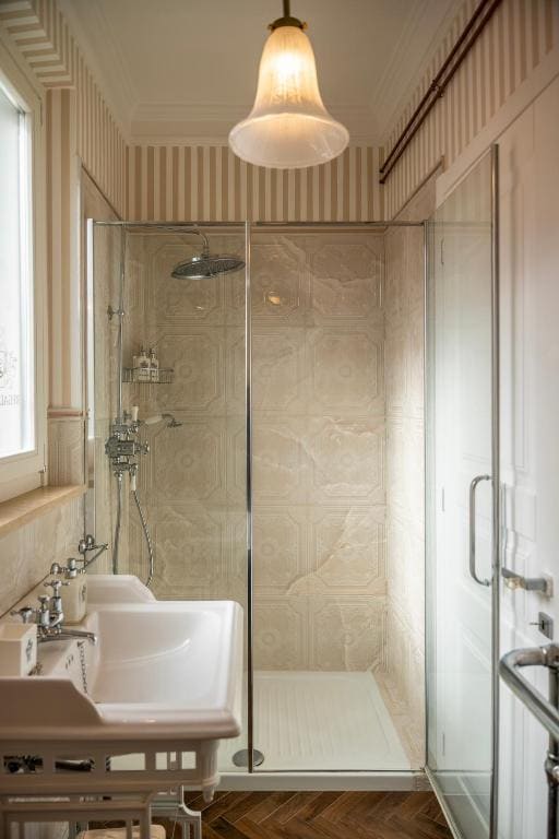 Quadruple Room with Private Bathroom room - Image 2