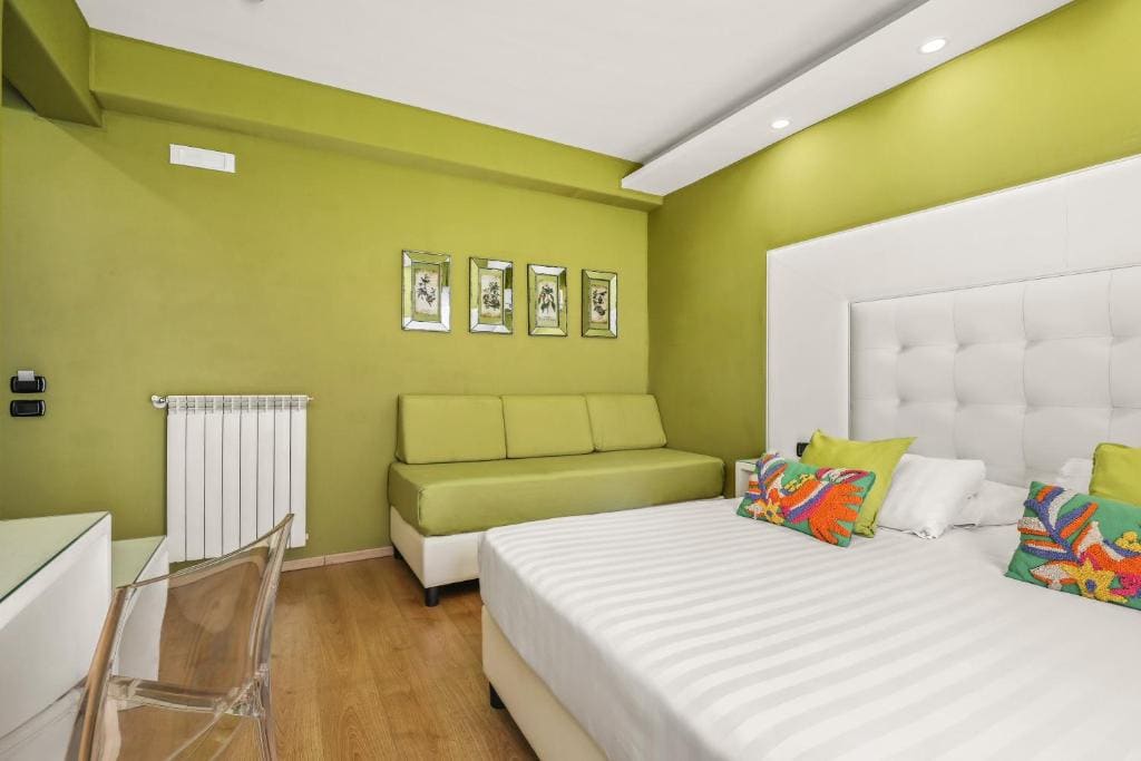 Deluxe Room room - Image 2